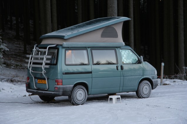 T4 California op winterkampeerexpeditie in de Harz