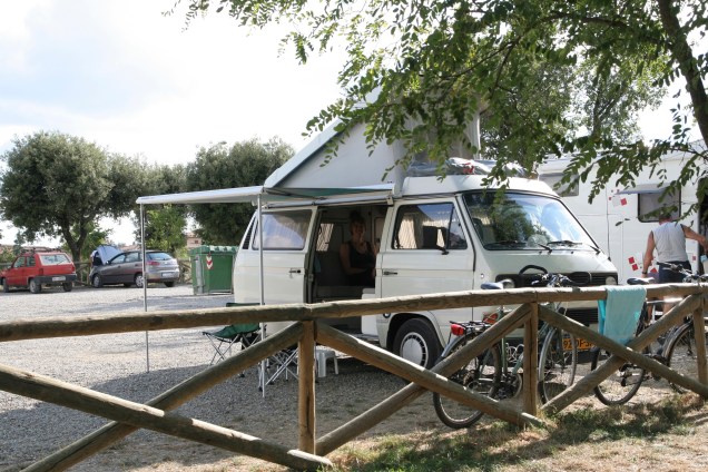 De Joker uit 1988 op een stellplatz in Toscane