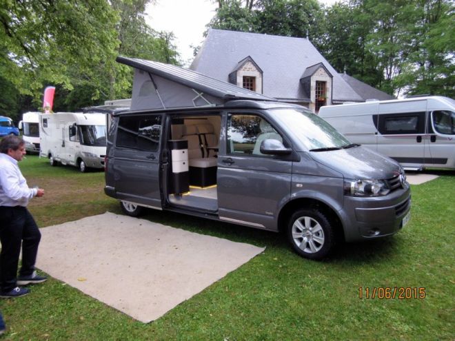 VW Westfalia Kepler - nieuwe hefdakcamper met grote zitgroep. Foto: Westfalia