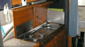 Keuken van een Hobby 600 uit 1987 - ook een echte camperklassieker.