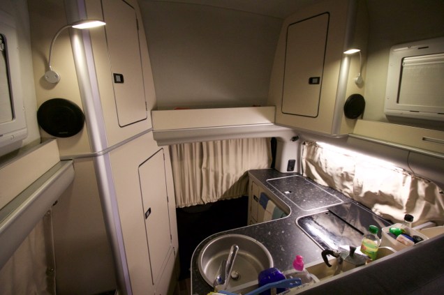 De keuken achterin is nog altijd het grote voordeel van de Westfalia Nugget.